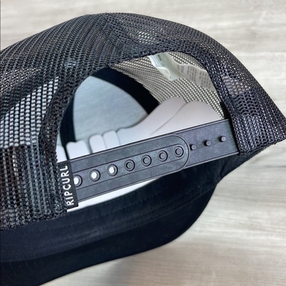 RIP CURL - SNAP BACK HAT - Picture 5 of 6